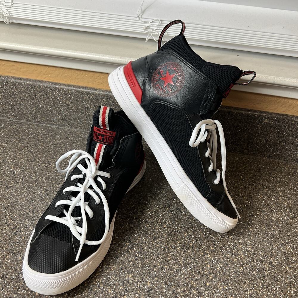 Converse All Star Mens 9.5 High Top Shoe Lace Up Black Red Synthetic Lightweight